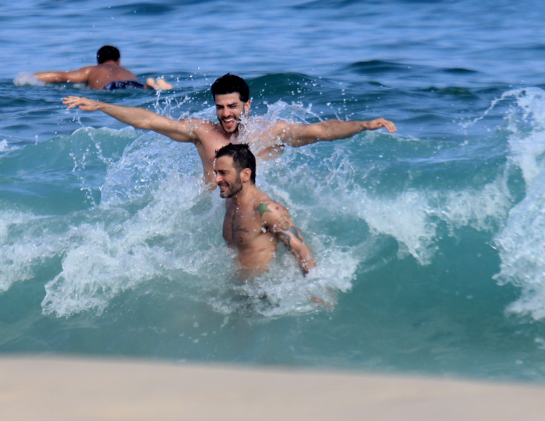 Marc Jacobs com seu namorado ator pornô em Ipanema