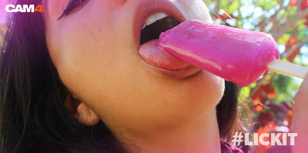 Sexy Ice cream! Veja a galeria com as melhores fotos pornô #lickit do CAM4